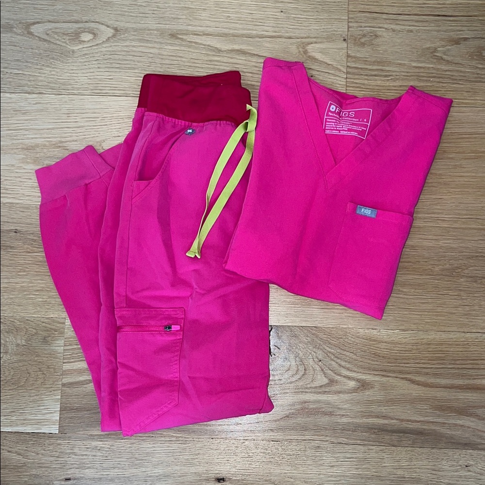Figs Women's Hot Pink Scrub Top & Jogger Pants Set